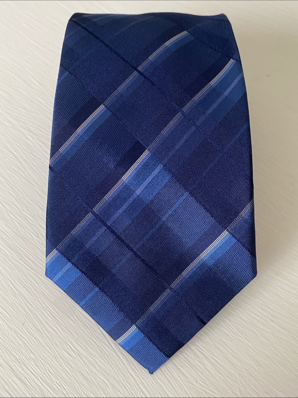 Kenneth Cole Reaction Multi Shaded Blue Tie